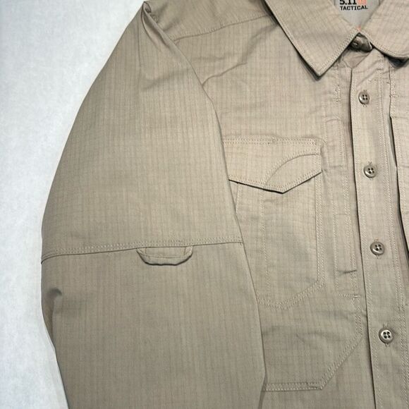 5.11 Tactical Mens Button Front Shirt Sz Medium Khaki Tan Long Sleeve - Picture 10 of 12